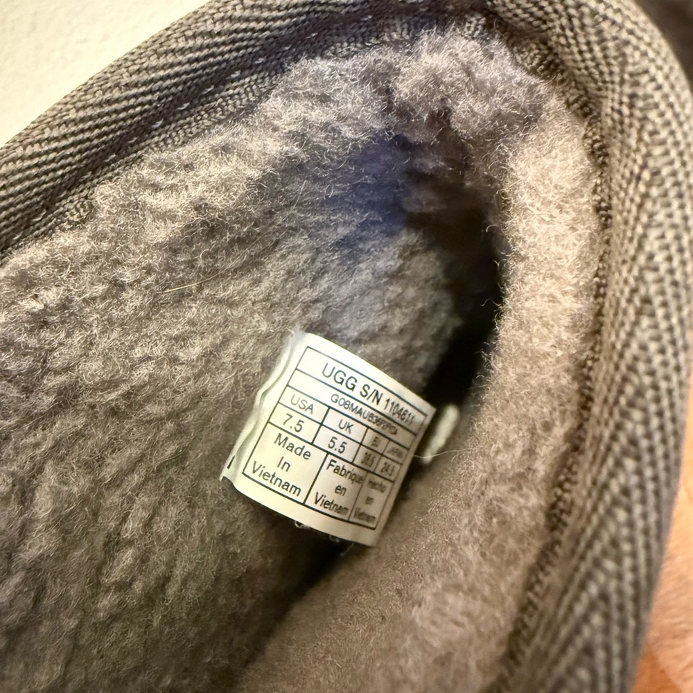 Ugg Toggle Hidden Wedge Boots Gray Suede Leather … - image 7